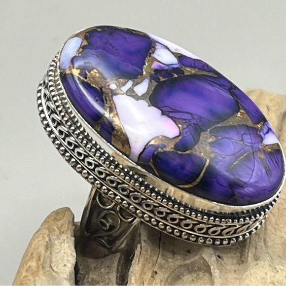 Elegant Purple Mohave Turquoise Stone and Sterling Silver Ring - Picture 3 of 5